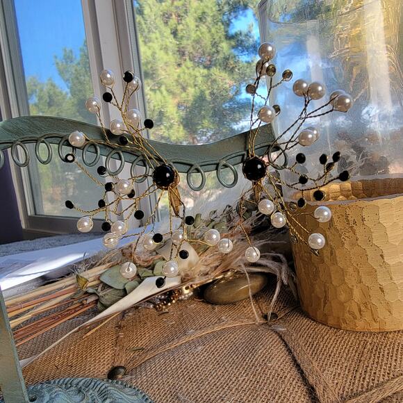 Oversized 3-Inch Vintage Pearl and Black Bead Clip-On Earrings - Picture 3 of 10